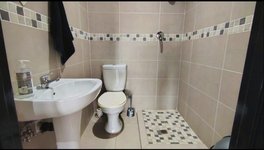7 Bedroom Property for Sale in Deneysville Free State